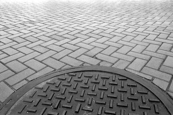 Fuente de calle y saneamiento